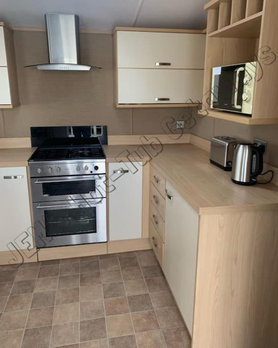 Jems Hot-Tub Getaways 8 Berth At Tattershall Lakes Exterior foto